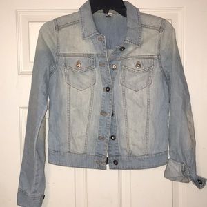 Light wash denim jacket, great condition!